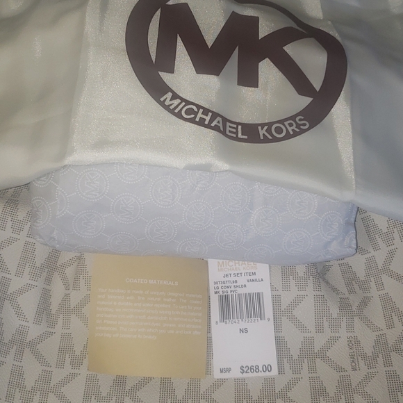 Michael Kors Vanilla PVC purse/crossbody - Picture 15 of 16